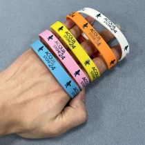 Customized Debossed Printed Logo Silicone Wristband Bracelet For Promotional Gifts Creative Waterproof Wristband